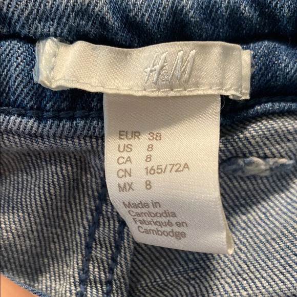 H&M Blue Denim Jean Shorts with Woven Belt | Mid-Rise Fit | Size 8 | Cuffed Hem - Picture 4 of 6